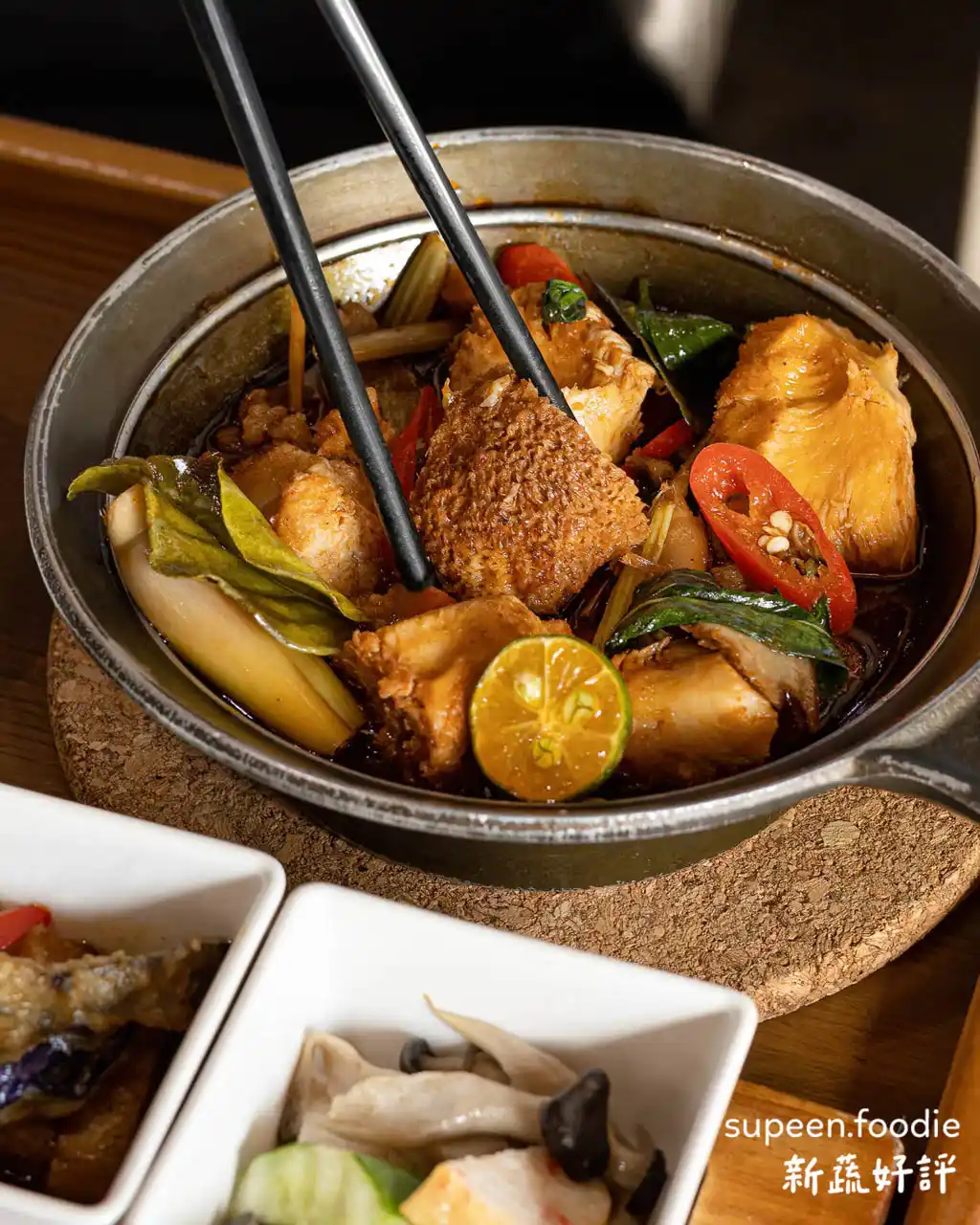 熱浪島南洋蔬食茶堂，馬來西亞料理，台中素食餐聽推薦，泰式三杯猴頭菇